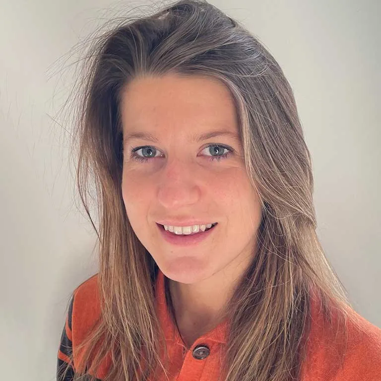 flore van waes headshot