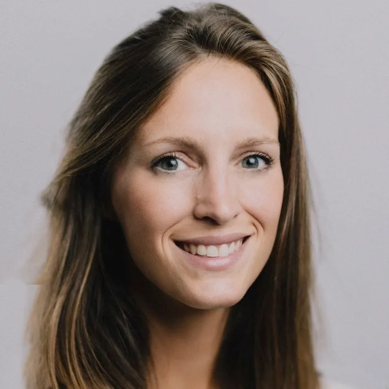 julie medo headshot