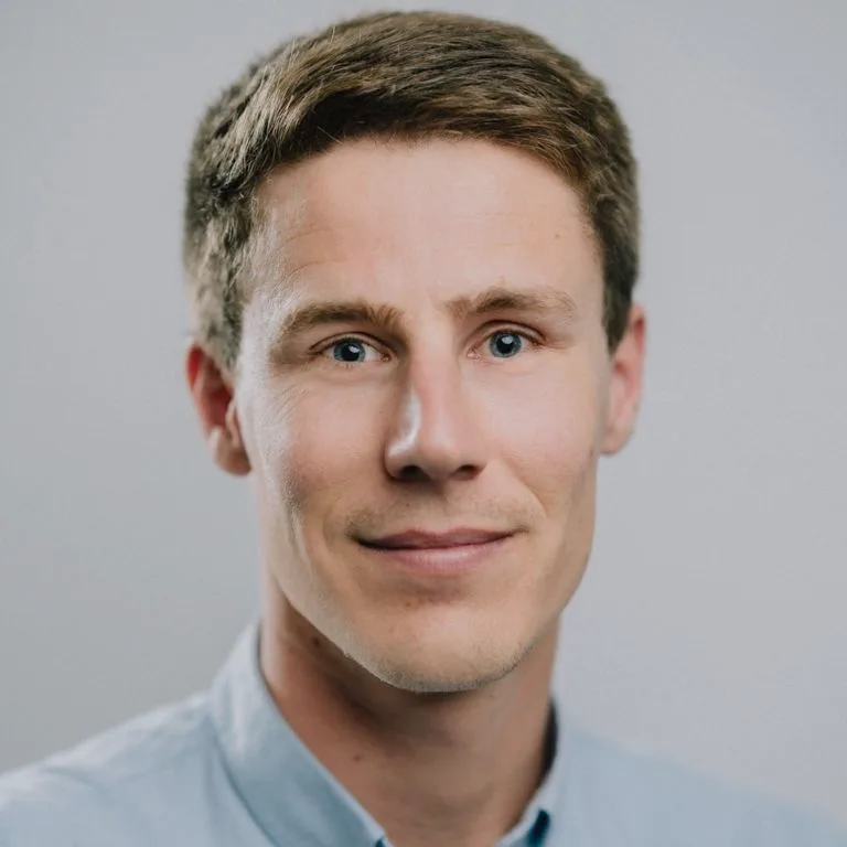 thomas de wulf headshot